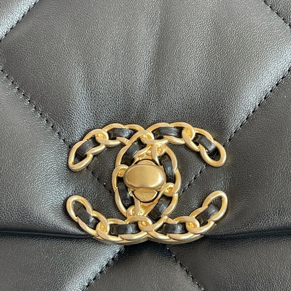 NEW CHANEL19 22B Black Lambskin Small Flap Bag Mix Hardware w/receipt - Picture 3 of 15